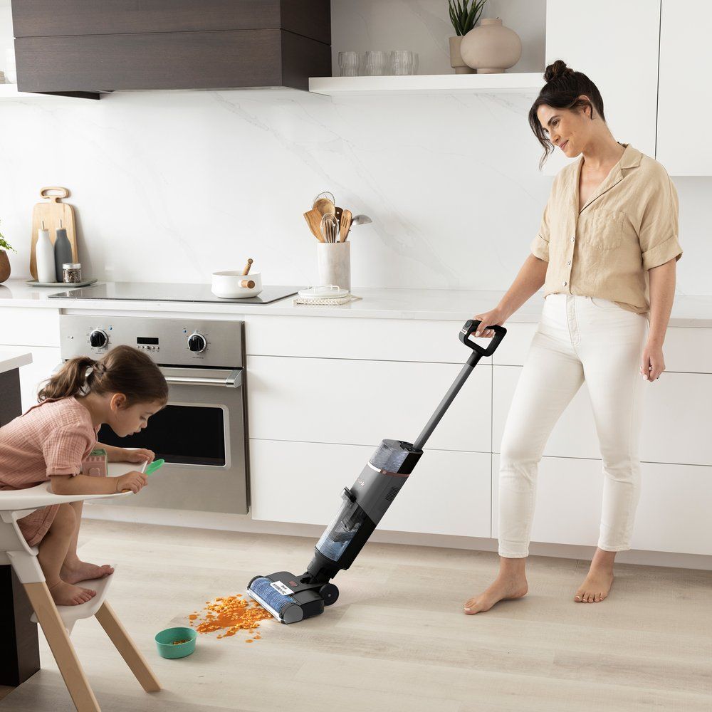 Vacuum Cleaner-Wet & Dry Cordless Step Up